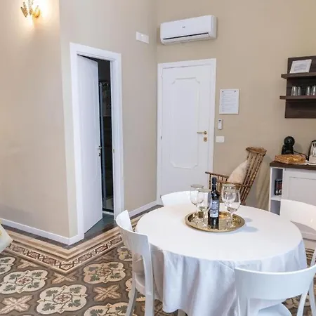מלון דירות Tresca Charme - 22 3*